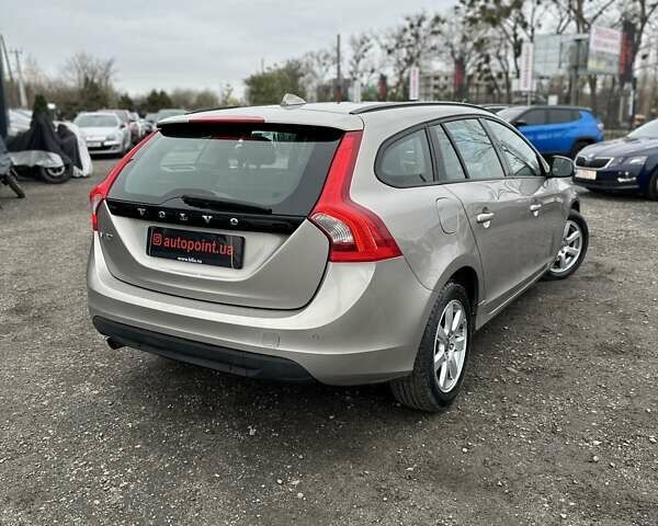 Бежевый Вольво B60, объемом двигателя 1.6 л и пробегом 215 тыс. км за 10300 $, фото 7 на Automoto.ua