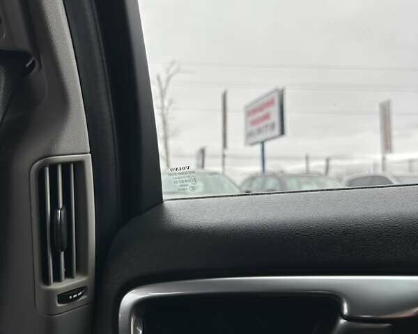 Бежевый Вольво B60, объемом двигателя 1.6 л и пробегом 215 тыс. км за 10300 $, фото 26 на Automoto.ua