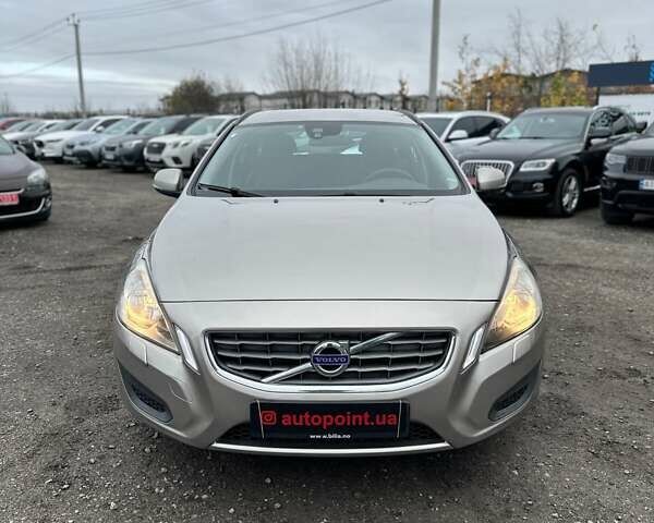 Бежевый Вольво B60, объемом двигателя 1.6 л и пробегом 215 тыс. км за 9700 $, фото 1 на Automoto.ua