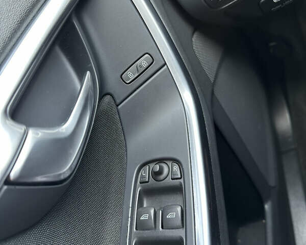 Бежевий Вольво B60, об'ємом двигуна 1.56 л та пробігом 255 тис. км за 9300 $, фото 22 на Automoto.ua