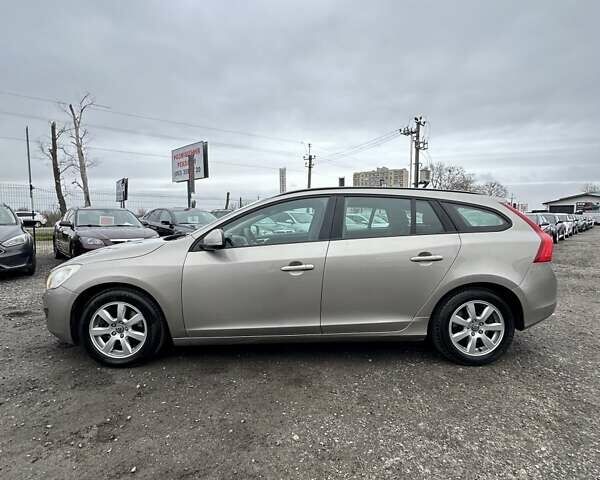 Бежевый Вольво B60, объемом двигателя 1.6 л и пробегом 215 тыс. км за 9700 $, фото 5 на Automoto.ua