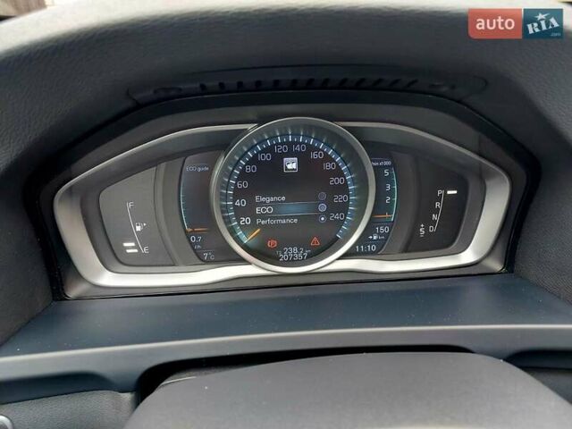 Бежевый Вольво B60, объемом двигателя 2 л и пробегом 207 тыс. км за 12999 $, фото 35 на Automoto.ua