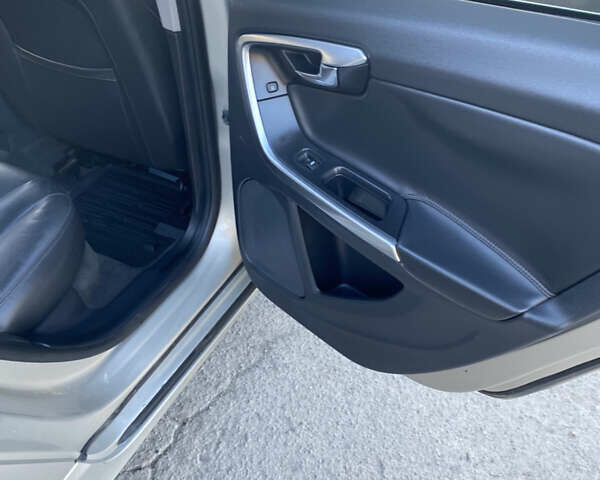 Вольво B60 2016 у Львові на Automoto.ua Бежевий Вольво B60, об'ємом двигуна 1.97 л та пробігом 158 тис. км за 13500 $, фото 33 на Automoto.ua