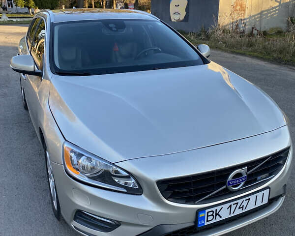 Вольво B60 2016 у Львові на Automoto.ua Бежевий Вольво B60, об'ємом двигуна 1.97 л та пробігом 158 тис. км за 13500 $, фото 4 на Automoto.ua