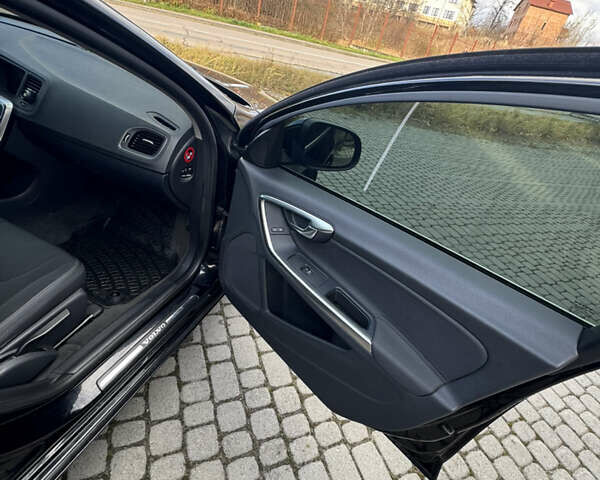 Чорний Вольво B60, об'ємом двигуна 1.98 л та пробігом 334 тис. км за 11777 $, фото 35 на Automoto.ua