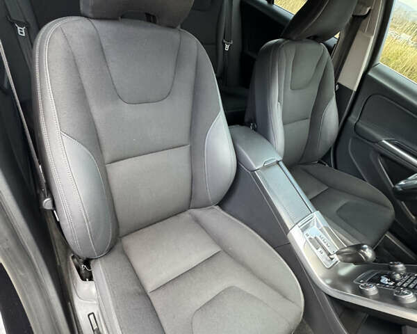 Чорний Вольво B60, об'ємом двигуна 1.98 л та пробігом 334 тис. км за 11777 $, фото 36 на Automoto.ua