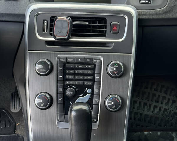 Чорний Вольво B60, об'ємом двигуна 1.98 л та пробігом 334 тис. км за 11777 $, фото 31 на Automoto.ua