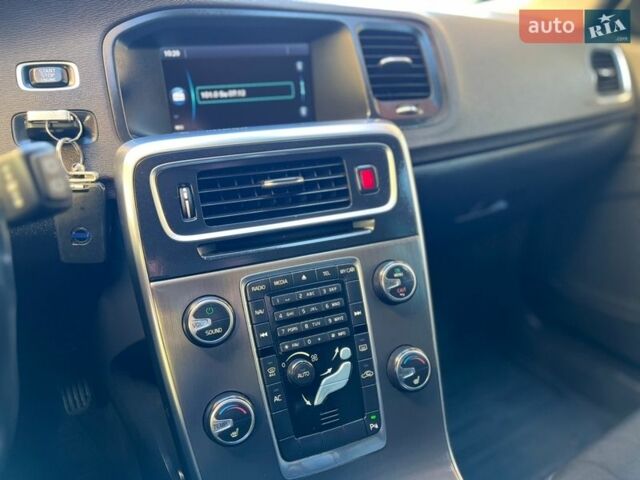 Чорний Вольво B60, об'ємом двигуна 2 л та пробігом 212 тис. км за 10900 $, фото 36 на Automoto.ua