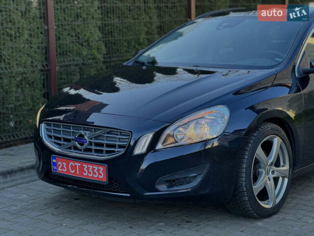 Черный Вольво B60, объемом двигателя 1.56 л и пробегом 275 тыс. км за 10500 $, фото 2 на Automoto.ua