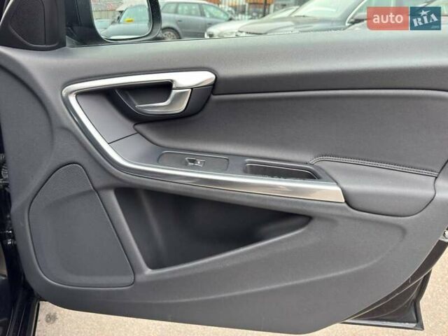 Черный Вольво B60, объемом двигателя 1.98 л и пробегом 237 тыс. км за 12700 $, фото 37 на Automoto.ua