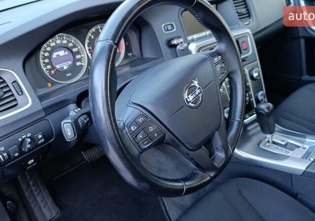 Черный Вольво B60, объемом двигателя 1.98 л и пробегом 226 тыс. км за 10900 $, фото 37 на Automoto.ua