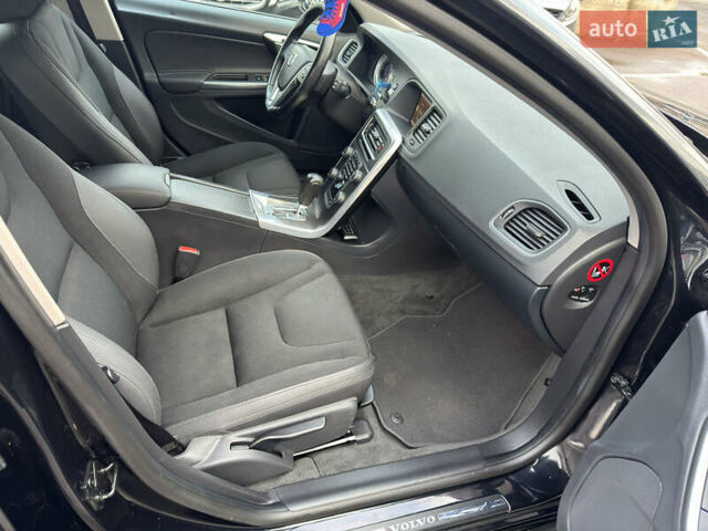 Чорний Вольво B60, об'ємом двигуна 1.98 л та пробігом 240 тис. км за 12700 $, фото 23 на Automoto.ua