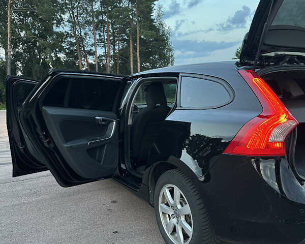 Черный Вольво B60, объемом двигателя 1.98 л и пробегом 288 тыс. км за 10500 $, фото 14 на Automoto.ua