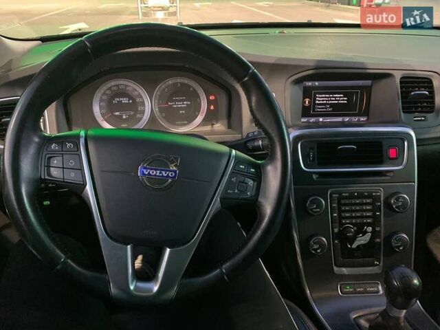 Черный Вольво B60, объемом двигателя 1.98 л и пробегом 263 тыс. км за 10600 $, фото 1 на Automoto.ua