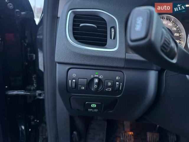 Черный Вольво B60, объемом двигателя 1.6 л и пробегом 242 тыс. км за 9700 $, фото 32 на Automoto.ua