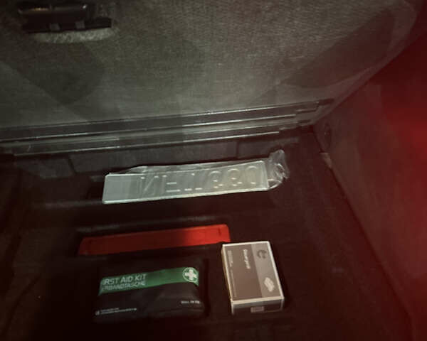 Черный Вольво B60, объемом двигателя 1.98 л и пробегом 252 тыс. км за 12500 $, фото 10 на Automoto.ua