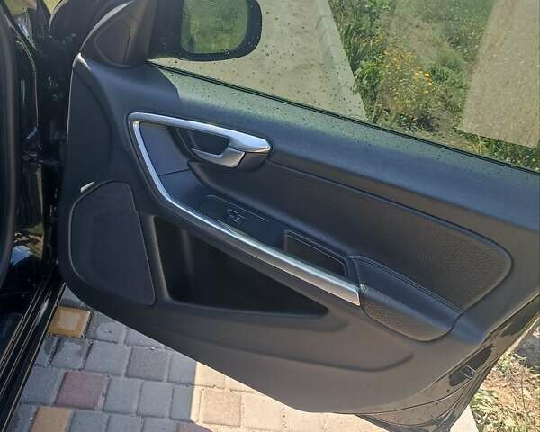 Черный Вольво B60, объемом двигателя 1.56 л и пробегом 203 тыс. км за 11000 $, фото 17 на Automoto.ua