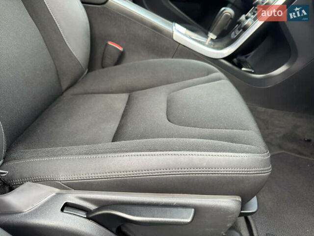 Чорний Вольво B60, об'ємом двигуна 1.98 л та пробігом 240 тис. км за 12700 $, фото 24 на Automoto.ua