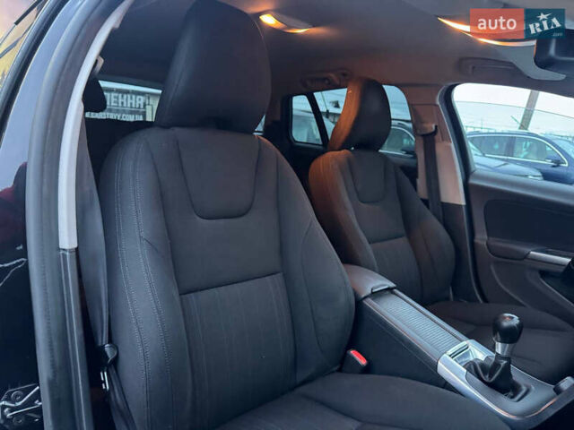 Черный Вольво B60, объемом двигателя 1.6 л и пробегом 242 тыс. км за 9700 $, фото 19 на Automoto.ua