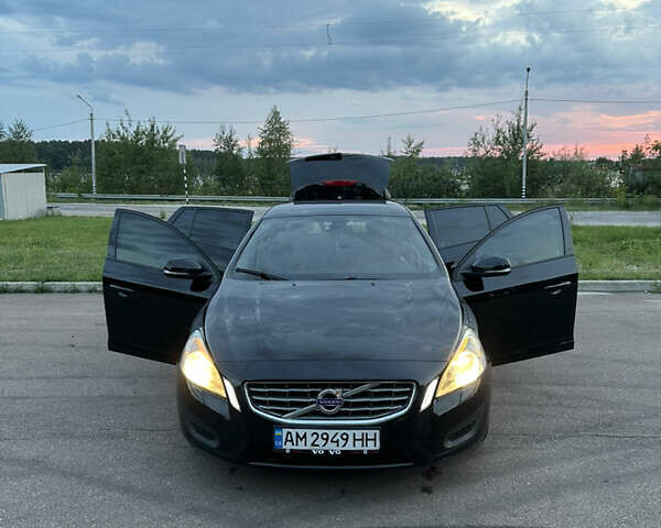 Черный Вольво B60, объемом двигателя 1.98 л и пробегом 288 тыс. км за 10500 $, фото 16 на Automoto.ua