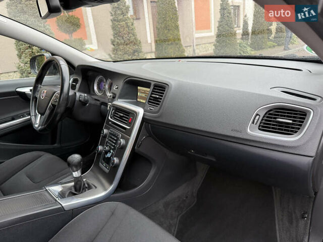 Чорний Вольво B60, об'ємом двигуна 1.56 л та пробігом 275 тис. км за 9650 $, фото 32 на Automoto.ua