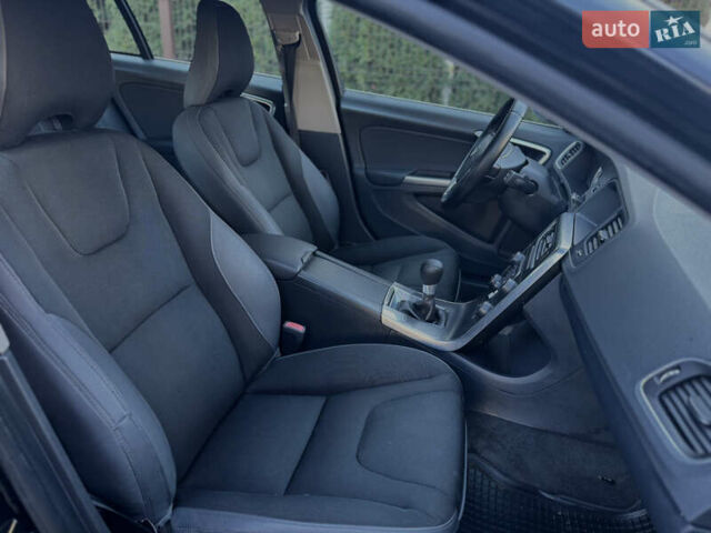 Черный Вольво B60, объемом двигателя 1.56 л и пробегом 275 тыс. км за 10500 $, фото 27 на Automoto.ua