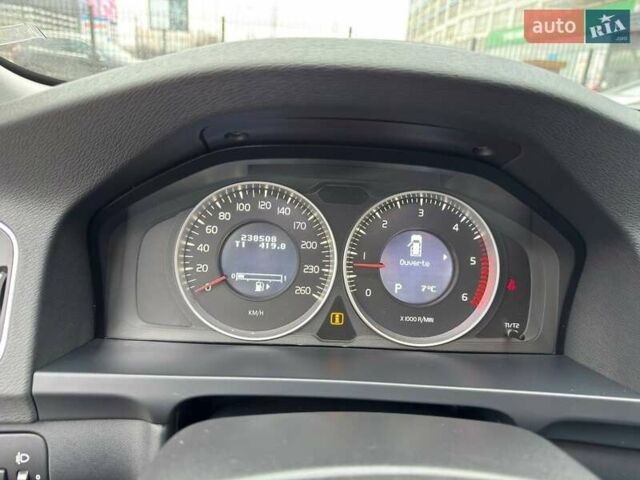 Черный Вольво B60, объемом двигателя 1.98 л и пробегом 237 тыс. км за 12700 $, фото 47 на Automoto.ua