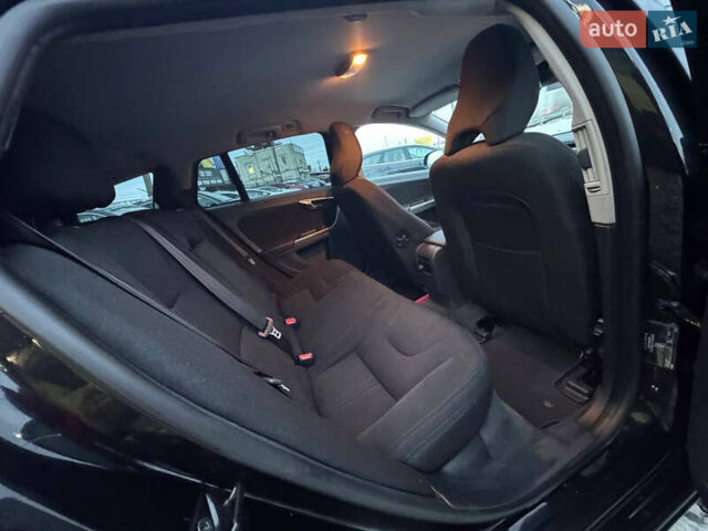 Черный Вольво B60, объемом двигателя 1.6 л и пробегом 242 тыс. км за 9700 $, фото 24 на Automoto.ua