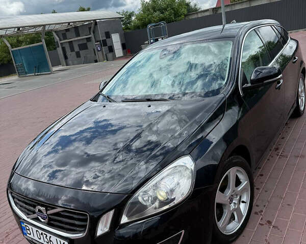 Черный Вольво B60, объемом двигателя 1.6 л и пробегом 235 тыс. км за 9400 $, фото 2 на Automoto.ua