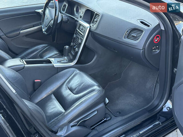 Черный Вольво B60, объемом двигателя 2 л и пробегом 204 тыс. км за 10990 $, фото 14 на Automoto.ua