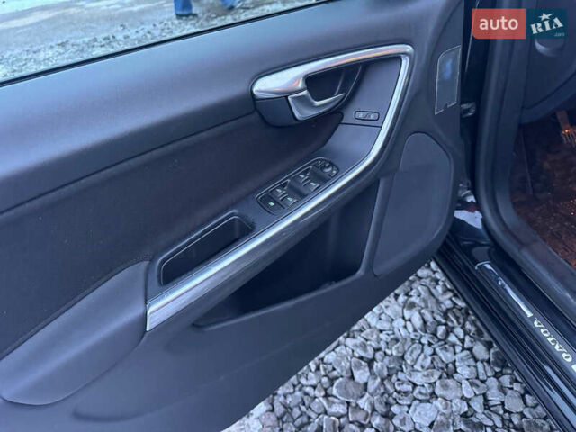 Черный Вольво B60, объемом двигателя 1.6 л и пробегом 242 тыс. км за 9700 $, фото 31 на Automoto.ua