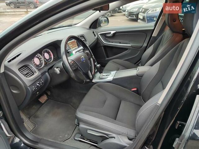 Черный Вольво B60, объемом двигателя 1.98 л и пробегом 237 тыс. км за 12700 $, фото 9 на Automoto.ua