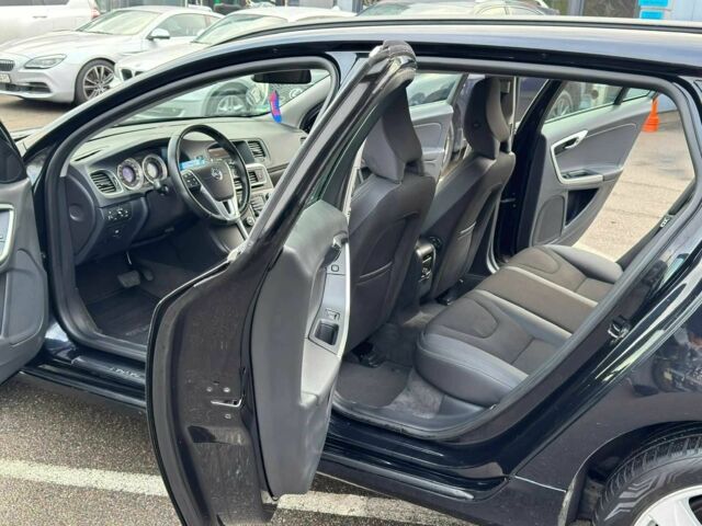 Черный Вольво B60, объемом двигателя 2 л и пробегом 240 тыс. км за 12700 $, фото 17 на Automoto.ua