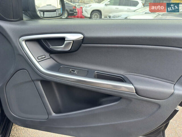 Чорний Вольво B60, об'ємом двигуна 1.98 л та пробігом 240 тис. км за 12700 $, фото 26 на Automoto.ua