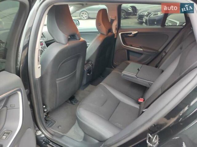 Черный Вольво B60, объемом двигателя 1.98 л и пробегом 237 тыс. км за 12700 $, фото 10 на Automoto.ua