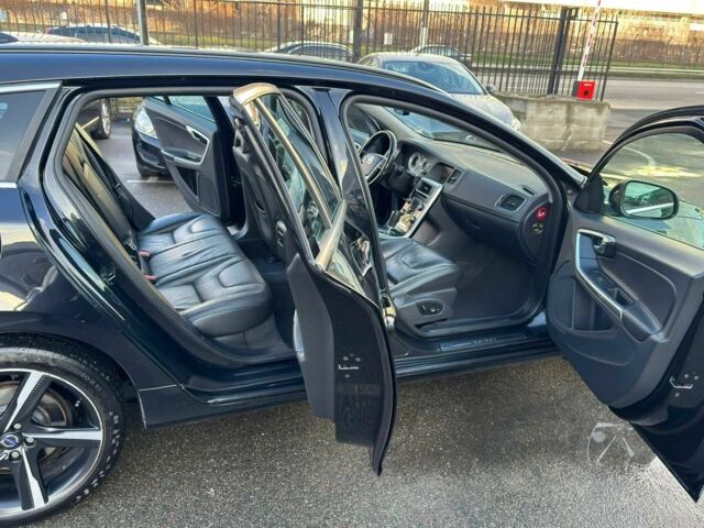 Черный Вольво B60, объемом двигателя 2 л и пробегом 213 тыс. км за 13300 $, фото 15 на Automoto.ua