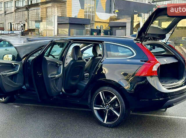 Чорний Вольво B60, об'ємом двигуна 1.98 л та пробігом 325 тис. км за 12700 $, фото 3 на Automoto.ua