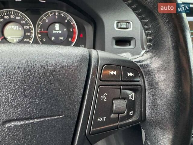 Черный Вольво B60, объемом двигателя 1.98 л и пробегом 237 тыс. км за 12700 $, фото 48 на Automoto.ua