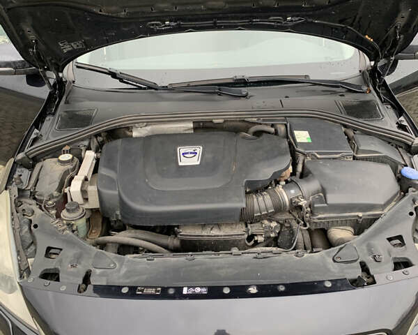 Черный Вольво B60, объемом двигателя 1.98 л и пробегом 228 тыс. км за 12500 $, фото 13 на Automoto.ua