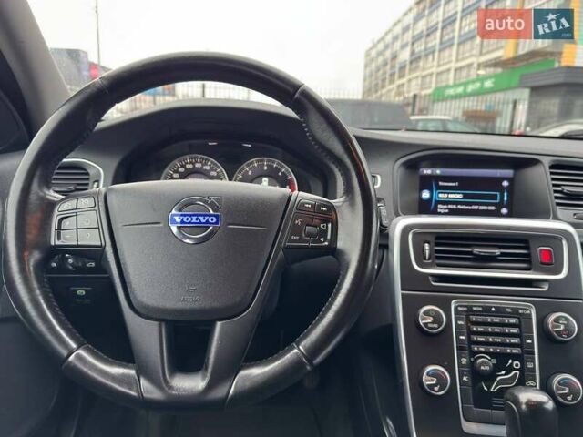 Черный Вольво B60, объемом двигателя 1.98 л и пробегом 237 тыс. км за 12700 $, фото 46 на Automoto.ua