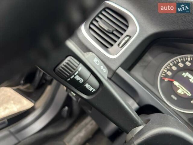 Черный Вольво B60, объемом двигателя 1.98 л и пробегом 237 тыс. км за 12700 $, фото 51 на Automoto.ua