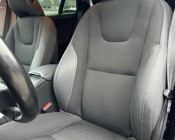 Черный Вольво B60, объемом двигателя 1.98 л и пробегом 237 тыс. км за 12700 $, фото 33 на Automoto.ua