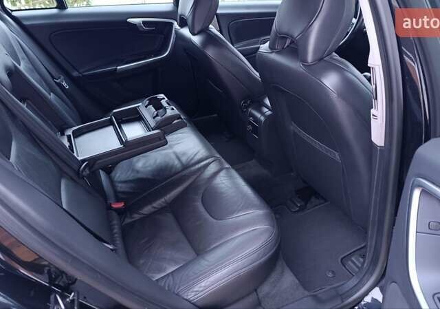 Черный Вольво B60, объемом двигателя 1.56 л и пробегом 252 тыс. км за 9750 $, фото 57 на Automoto.ua