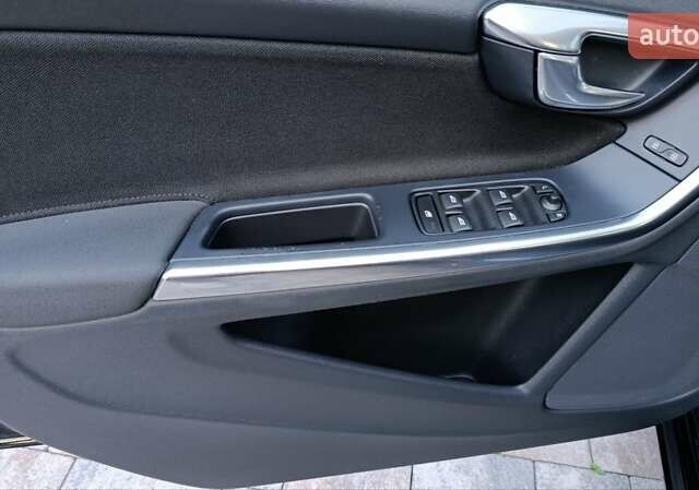 Черный Вольво B60, объемом двигателя 1.98 л и пробегом 226 тыс. км за 10900 $, фото 54 на Automoto.ua