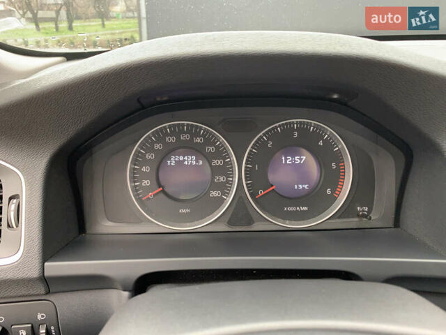 Черный Вольво B60, объемом двигателя 1.98 л и пробегом 228 тыс. км за 12500 $, фото 12 на Automoto.ua