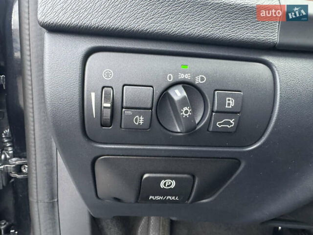 Чорний Вольво B60, об'ємом двигуна 1.98 л та пробігом 240 тис. км за 12700 $, фото 43 на Automoto.ua