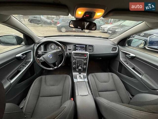 Черный Вольво B60, объемом двигателя 1.98 л и пробегом 237 тыс. км за 12700 $, фото 43 на Automoto.ua