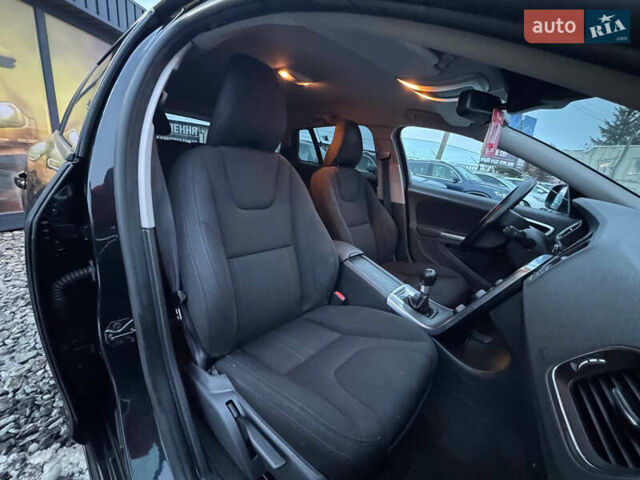 Черный Вольво B60, объемом двигателя 1.6 л и пробегом 242 тыс. км за 9700 $, фото 4 на Automoto.ua