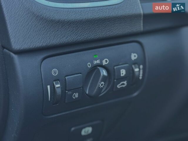 Чорний Вольво B60, об'ємом двигуна 1.56 л та пробігом 275 тис. км за 9100 $, фото 17 на Automoto.ua