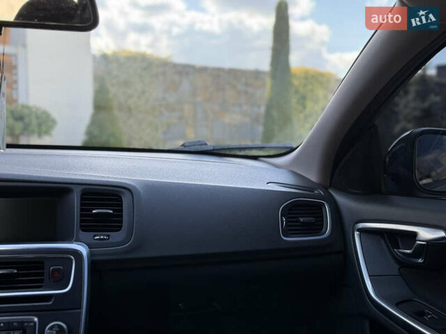 Чорний Вольво B60, об'ємом двигуна 1.56 л та пробігом 299 тис. км за 10099 $, фото 56 на Automoto.ua
